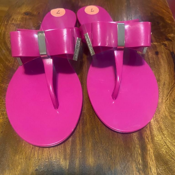 Michael Kors thongs $$ SOLD-OUT - Picture 7 of 9